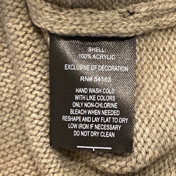 🇺🇸 Ivanka TRUMP Bling Sweater- Medium - Picture 8 of 9